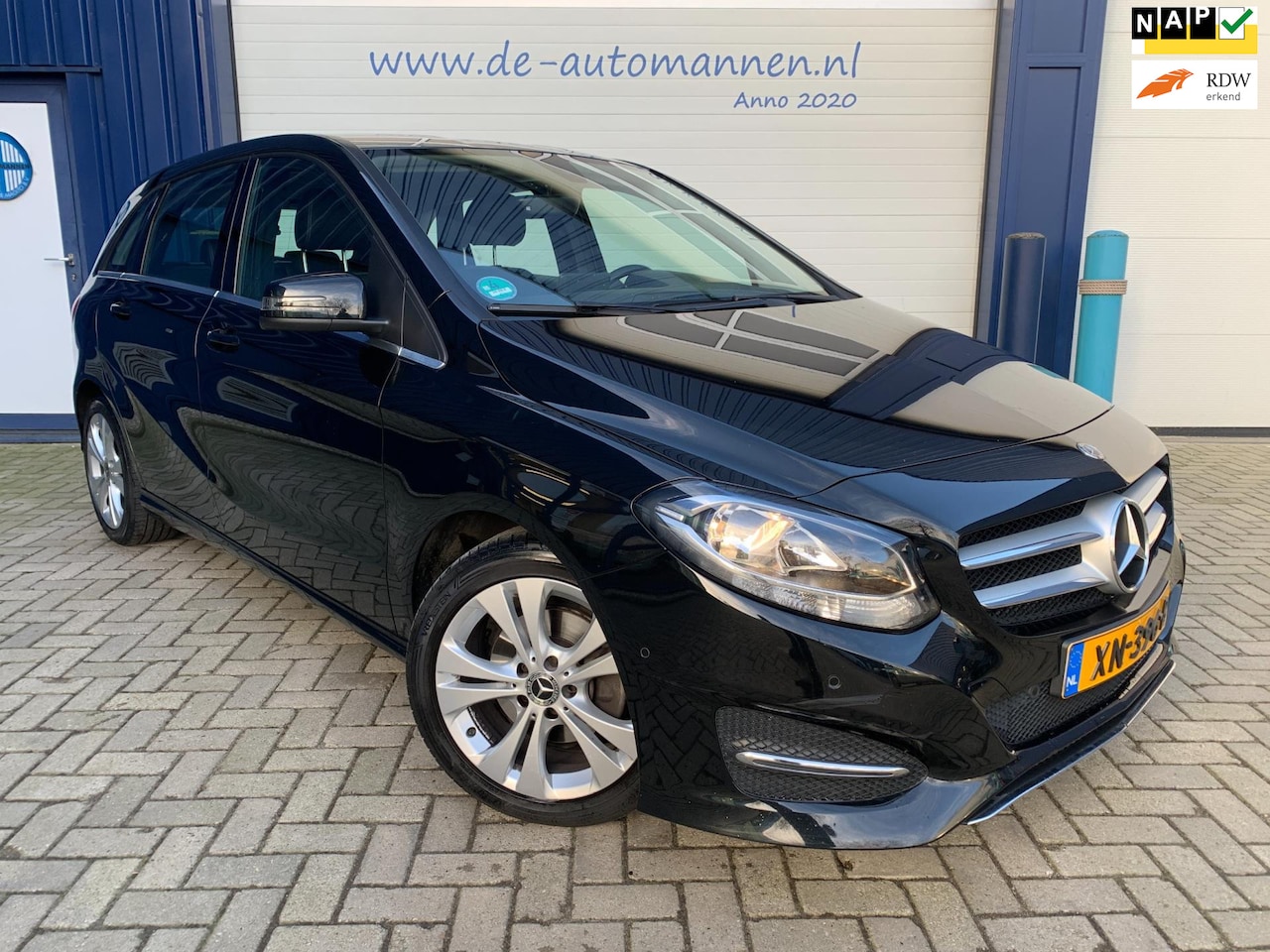 Mercedes-Benz B-klasse - 180 Business Solution AMG 5-drs / APPLE CARPLAY / TREKHAAK - AutoWereld.nl