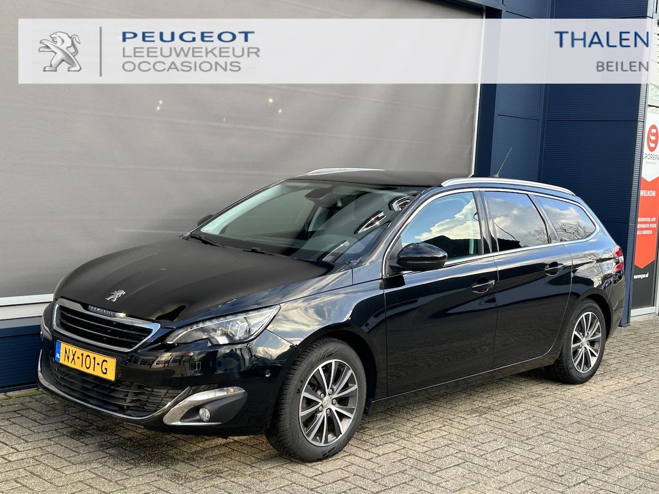 Peugeot 308 SW - 1.2 Turbo 130PK Allure | Automaat | Trekhaak | Lage km stand:40800 | Dodehoek detectie | F - AutoWereld.nl