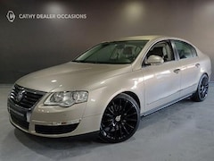 Volkswagen Passat - 2.0 FSI Comfortline Automaat 18" LM-Velgen Climate Cruise Trekhaak