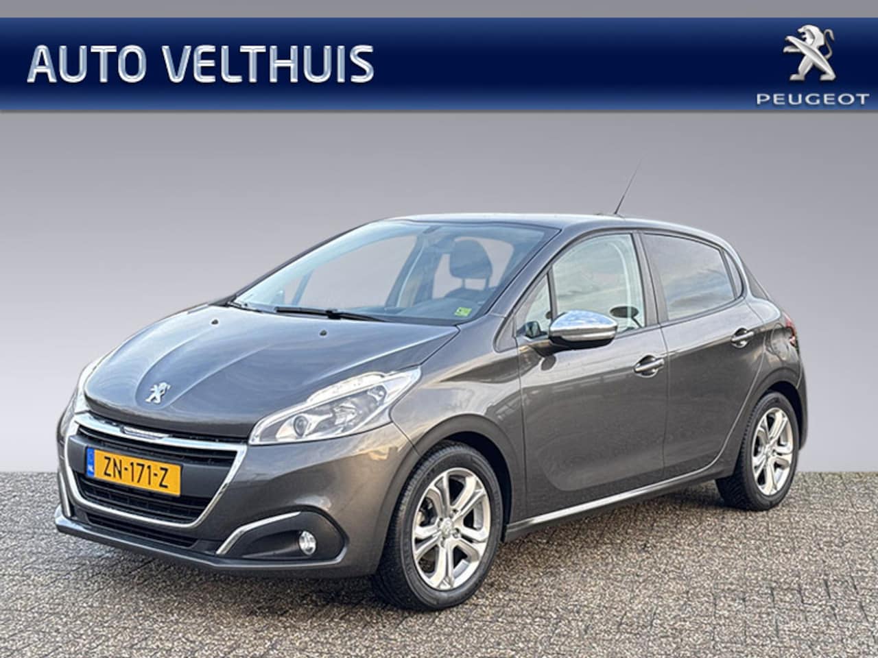 Peugeot 208 - 1.6 BlueHDI 75pk 5-drs Style *navi, trekhaak, pdc* - AutoWereld.nl