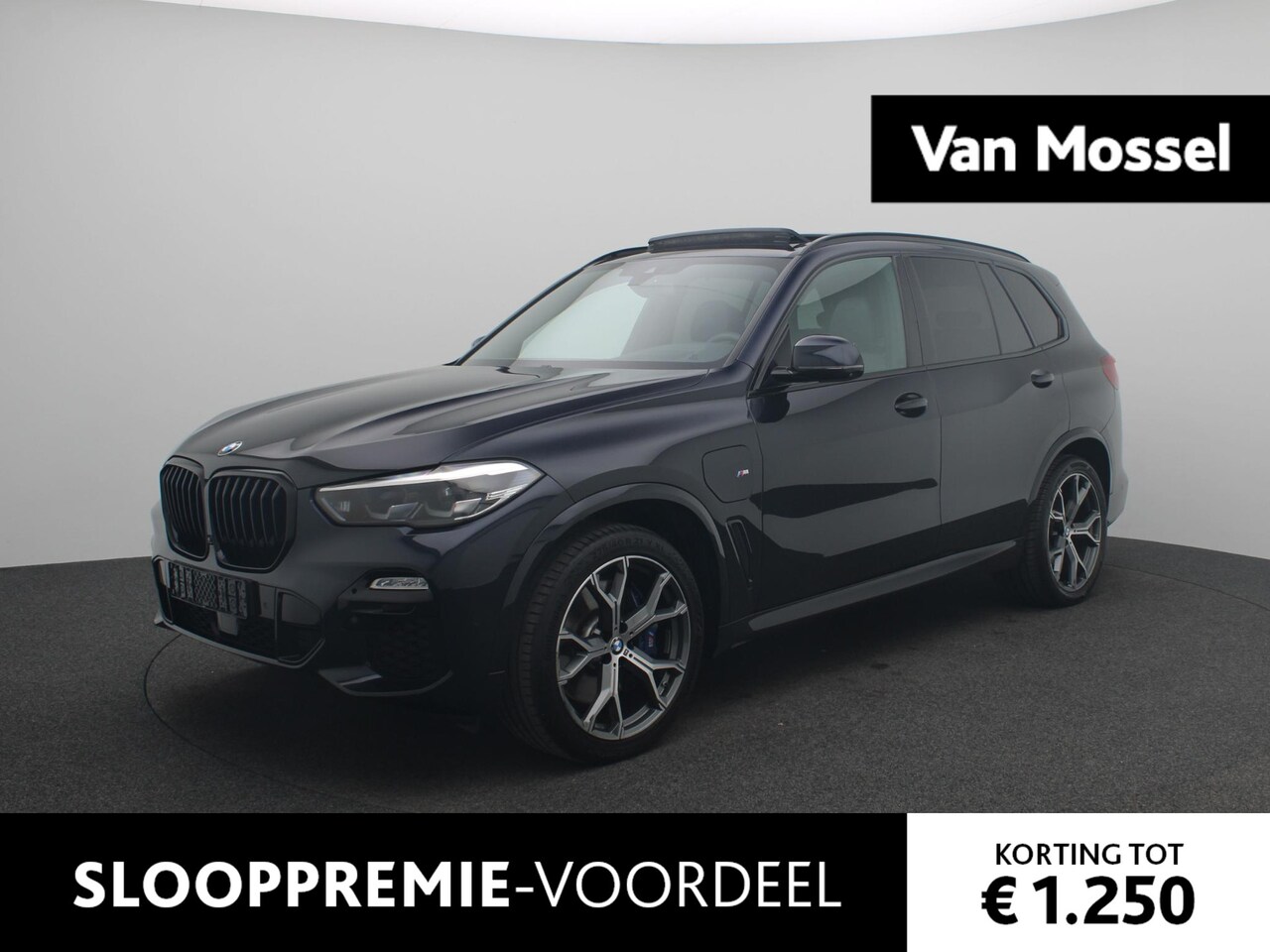 BMW X5 - 45E | M-PAKKET | PANORAMADAK | HEAD UP DISPLAY | HARMAN-KARDON AUDIO | WEGKLAPBARE TREKHAA - AutoWereld.nl