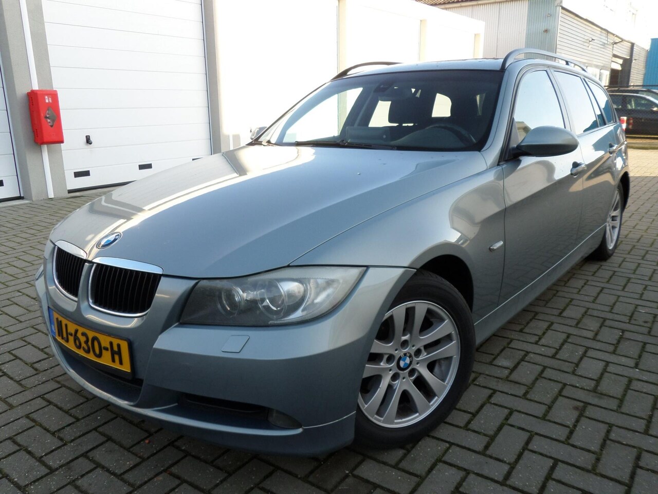 BMW 3-serie Touring - 318i 318i - AutoWereld.nl