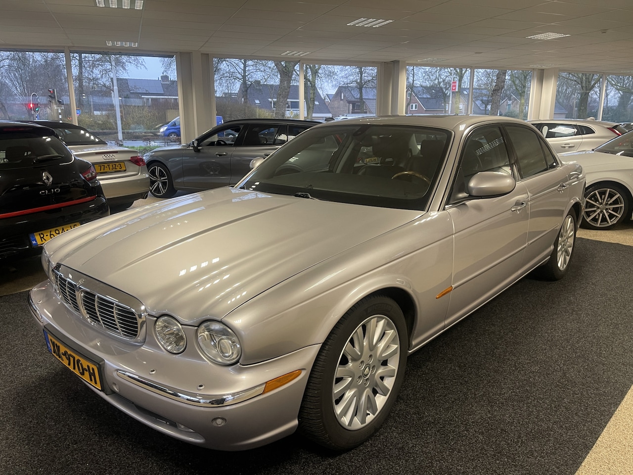 Jaguar XJ - 4.2 V8 Executive echte liefhebbers exemplaar super onderhouden - AutoWereld.nl