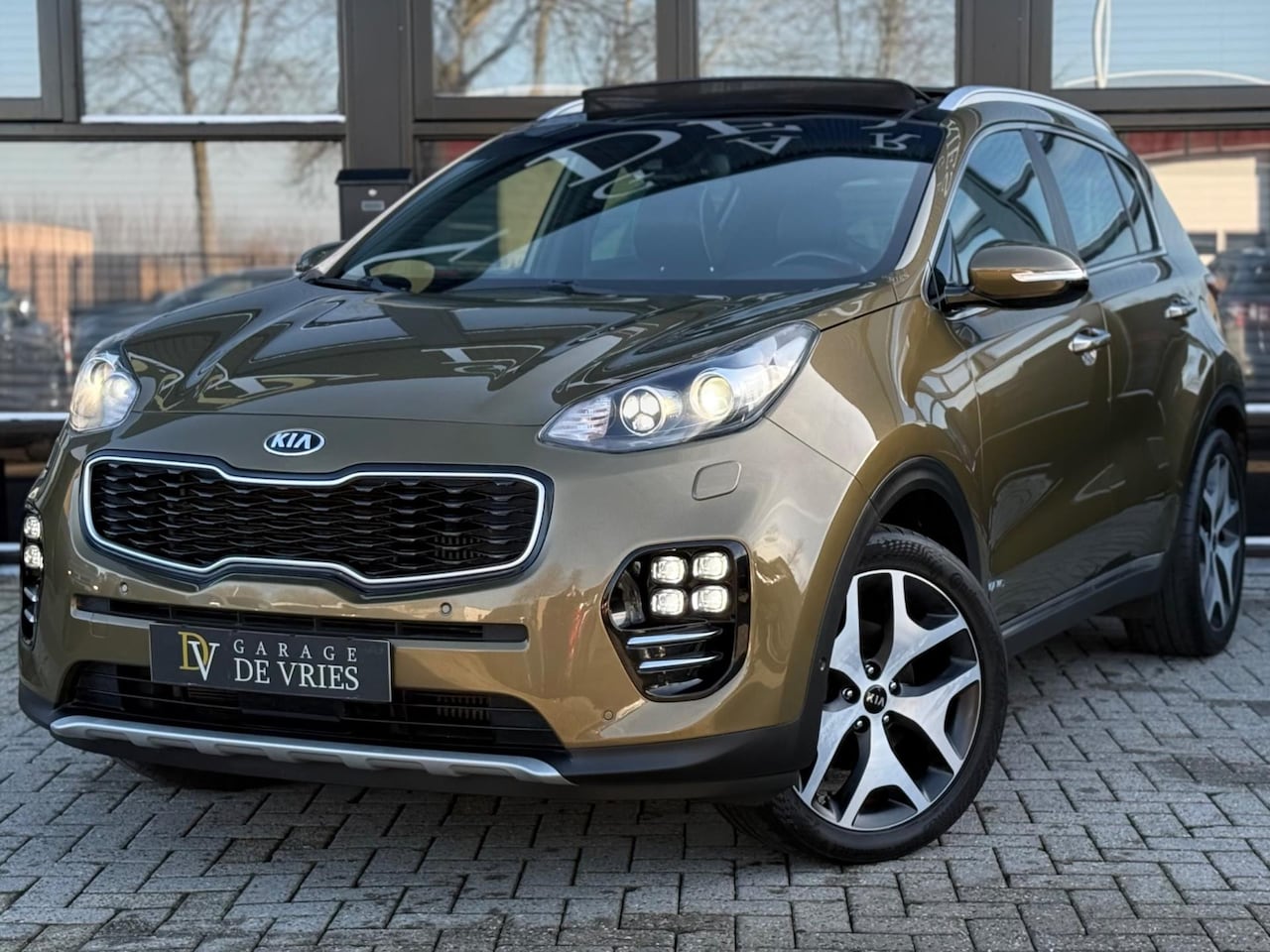 Kia Sportage - 1.6 T-GDI 4WD GT-Line Automaat Panoramadak Full Option Trekhaak Garantie - AutoWereld.nl