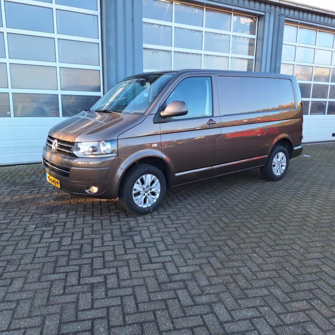 Volkswagen Transporter - 2.0 TDI L1H1 DC Trendline 2.0 TDI L1H1 DC Trendline - AutoWereld.nl