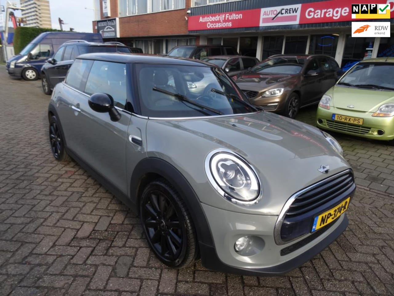 MINI Cooper - Mini 1.5 Chili Serious B/Automaat/Panodak/geen navigatie - AutoWereld.nl