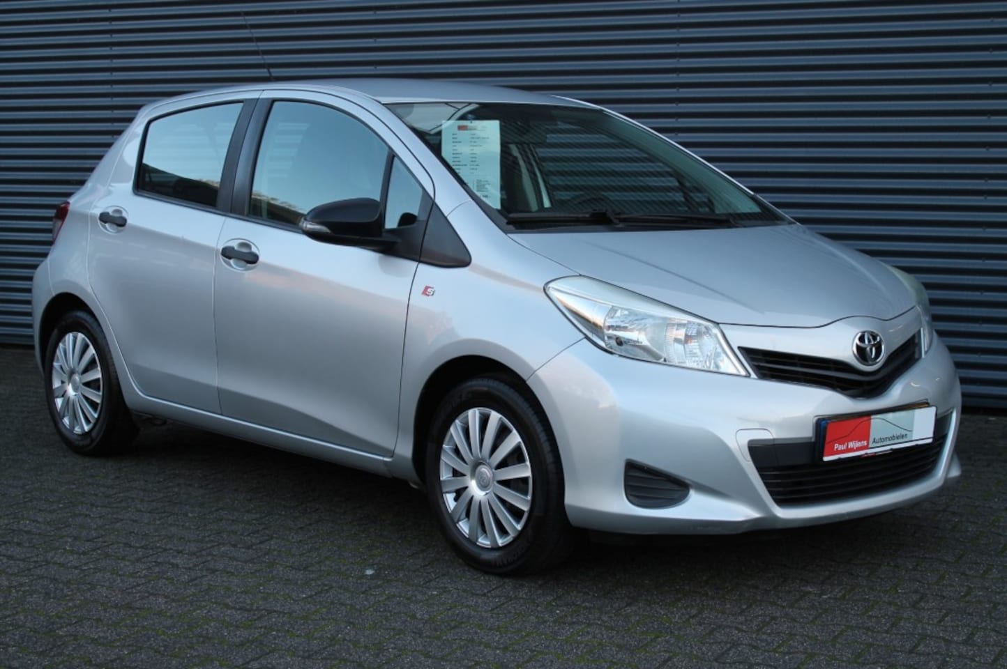 Toyota Yaris - 1.3 VVT-i Comfort Uitv. 5-Deurs AIRCO - AutoWereld.nl