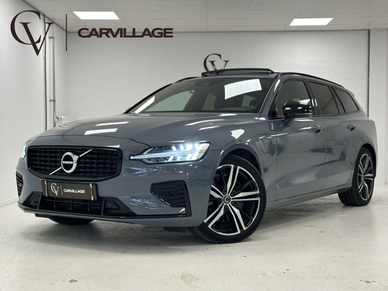 Volvo V60 - 2.0 T6 AWD Plus Dark | Long range | Panoramadak | Harman/Kardon - AutoWereld.nl