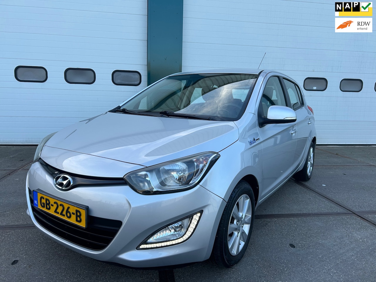 Hyundai i20 - 1.2i i-Deal Origin. 57.000Km ! - AutoWereld.nl