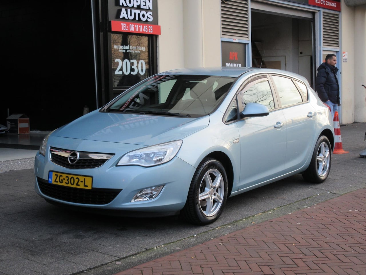 Opel Astra - 1.6 Edition 5 Deurs Airco Stoelverwarming PDC - AutoWereld.nl