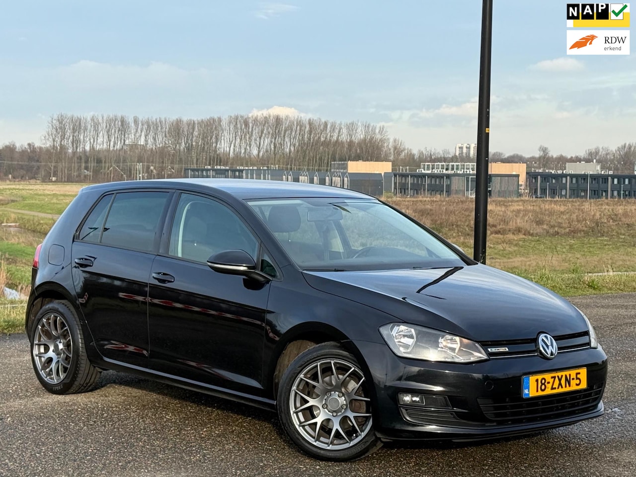 Volkswagen Golf - 1.2 TSI Trendline Start/Stop| Airco| Lmv| Trekhaak| Nap| Boekjes - AutoWereld.nl