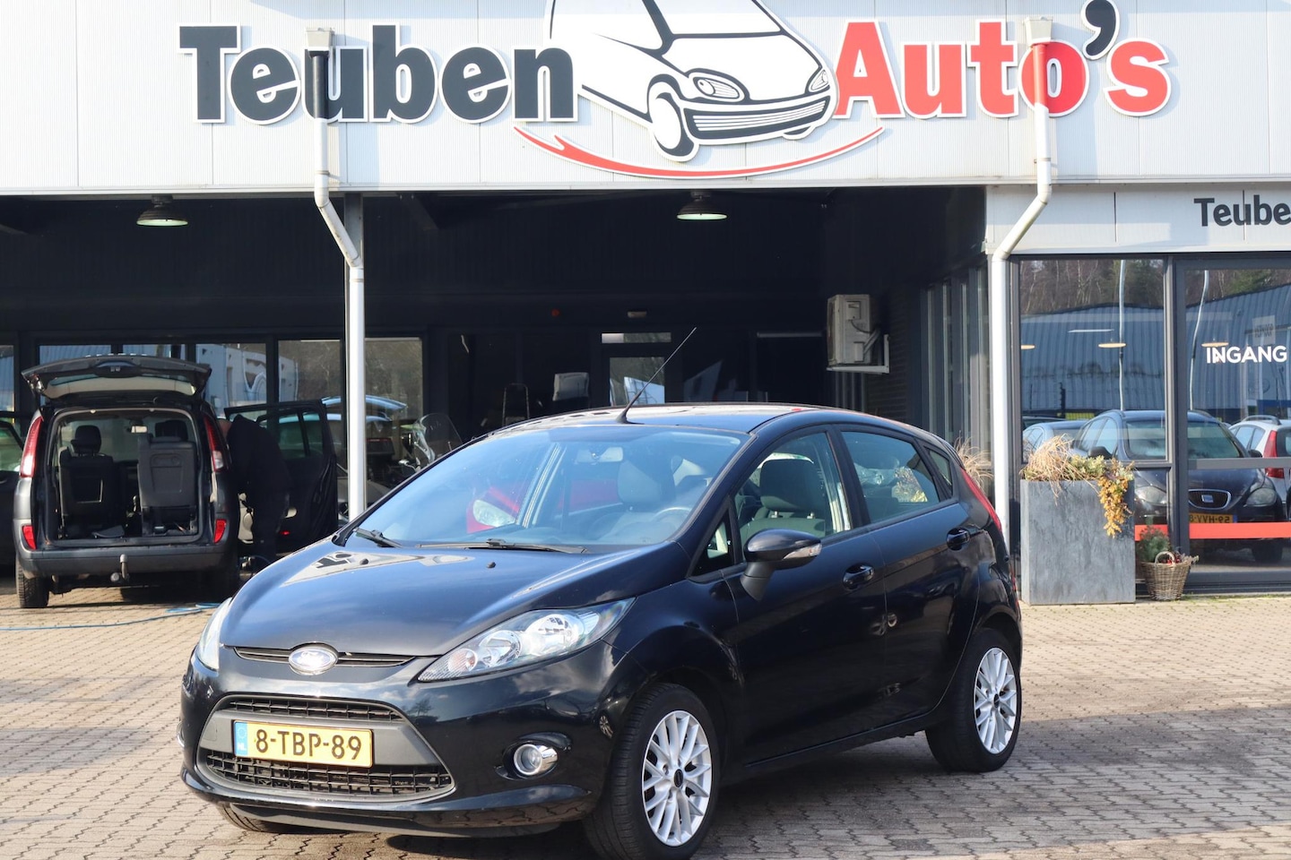 Ford Fiesta - 1.4 Titanium Elektrische ramen, Automaat, Radio, Lichtmetalen wielen - AutoWereld.nl