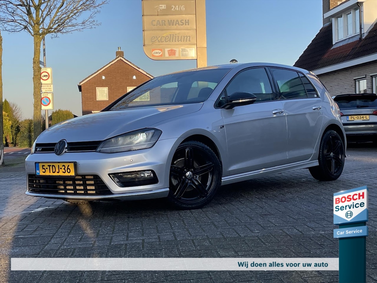 Volkswagen Golf - 7 1.2 TSI R-Line / Org Nl / Navi / Clima / Cruise / Alcantara / Bleutooth / 18*Inch / Pdc - AutoWereld.nl