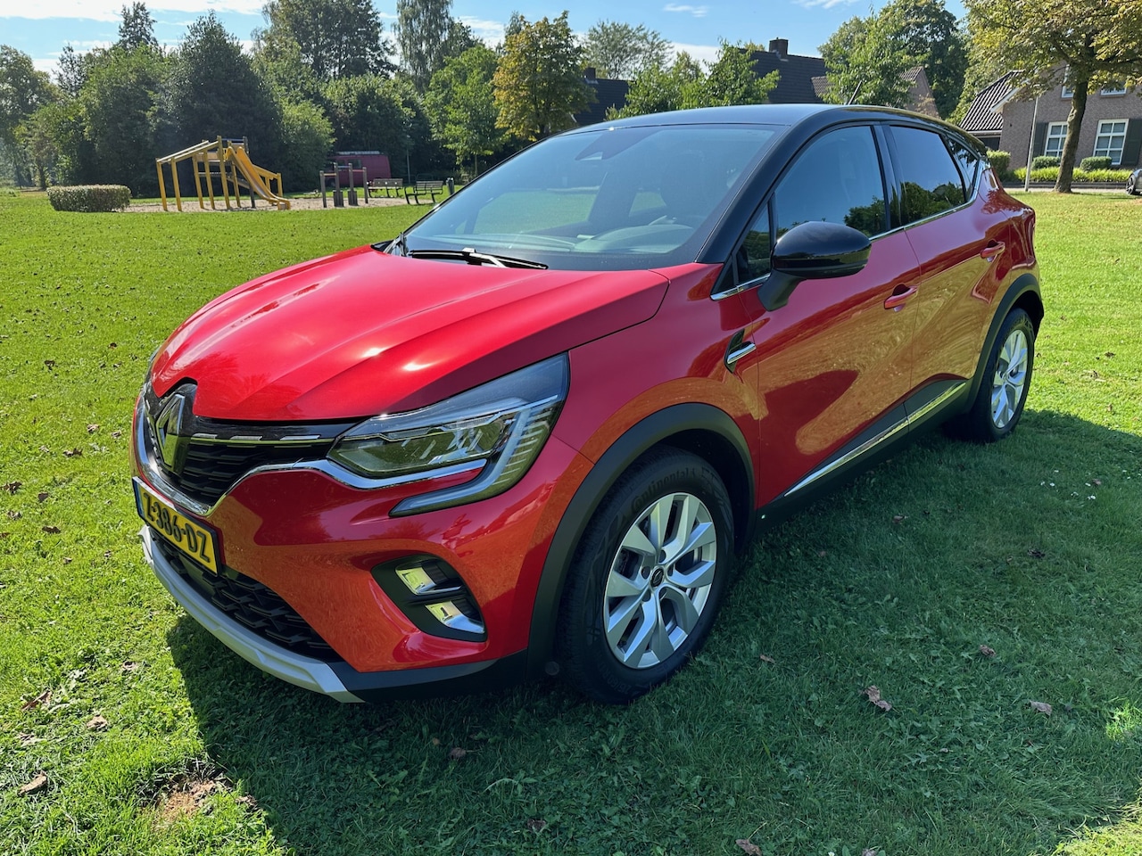 Renault Captur - 1.3 TCe 130 Intens *NAVIGATIE*CRUISE-CONTROL*1ste EIG*DEALER-ONDERHOUDEN - AutoWereld.nl