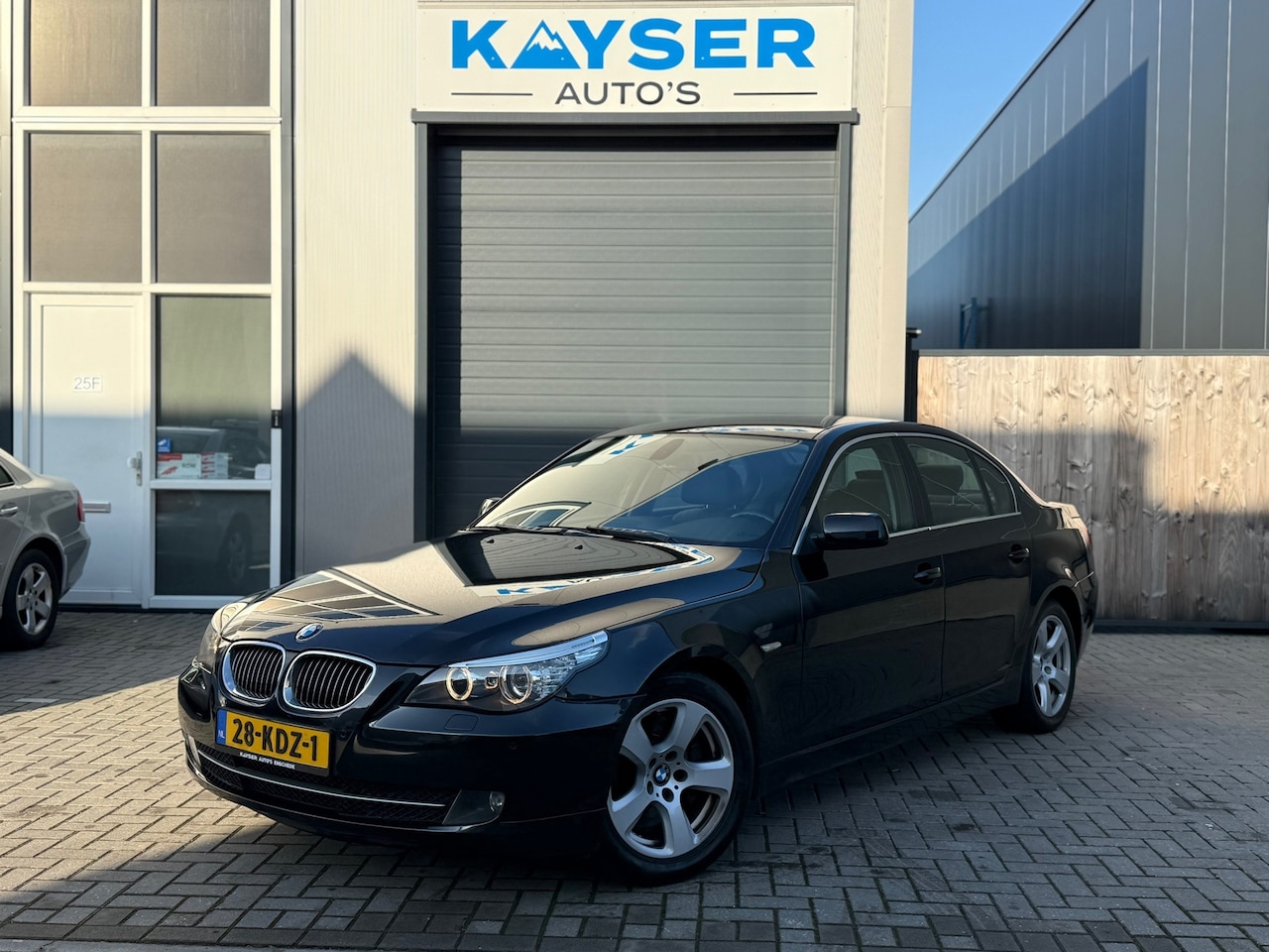 BMW 5-serie - 530i LCI AUT Cruise Xenon Leder Standkachel Stoelverw voor en achter - AutoWereld.nl