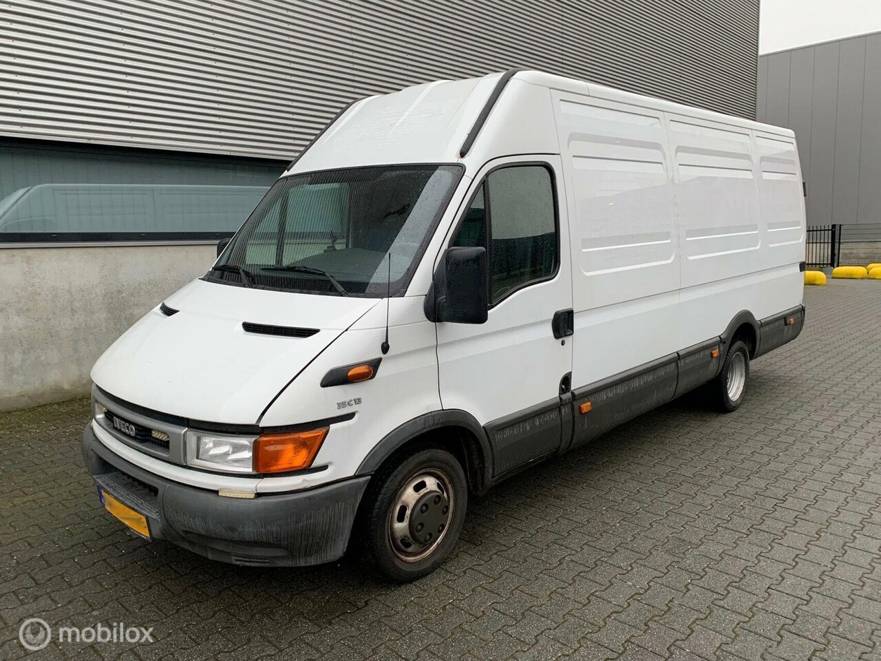 Iveco Daily - 35C13 MAXI DUBBELLUCHT 3500 KG TREKGEWICHT - AutoWereld.nl