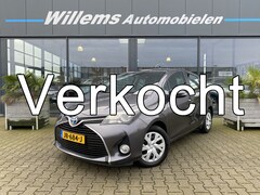 Toyota Yaris - 1.5 Hybrid Trend Navigatie, Cruise Control & Climate Control