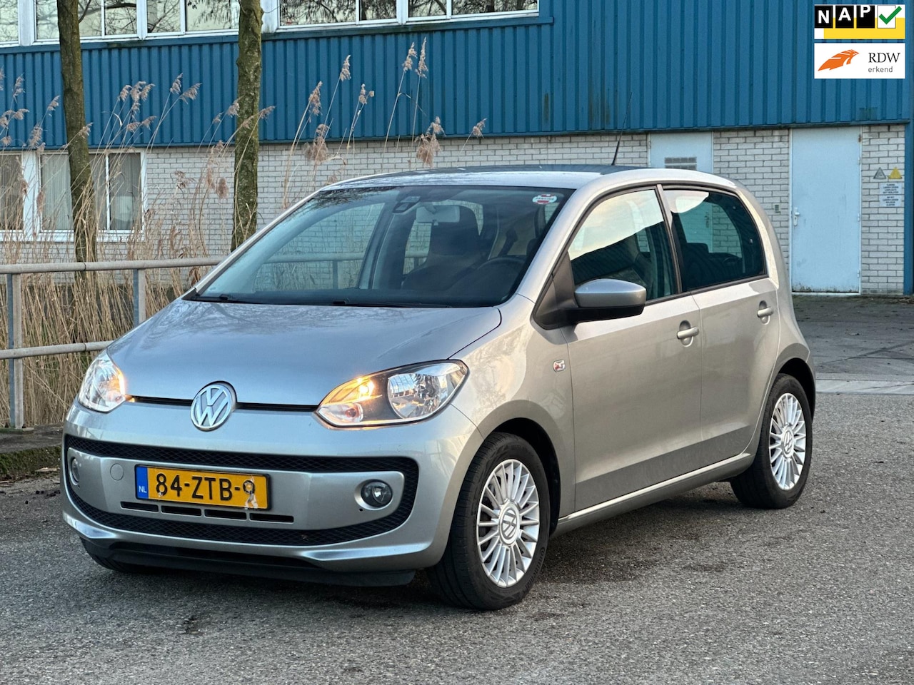 Volkswagen Up! - 1.0 high up! BlueMotion 5 deurs! Airco! NAP! APK! - AutoWereld.nl