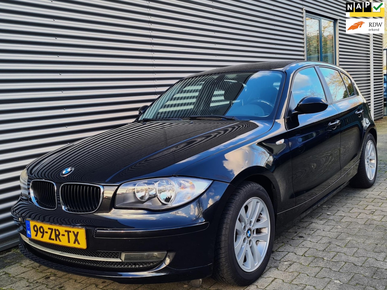 BMW 1-serie - 118d Executive AUT 08-2007 Black Sapphire Metallic YOUNGTIMER!! BTW AUTO!! - AutoWereld.nl