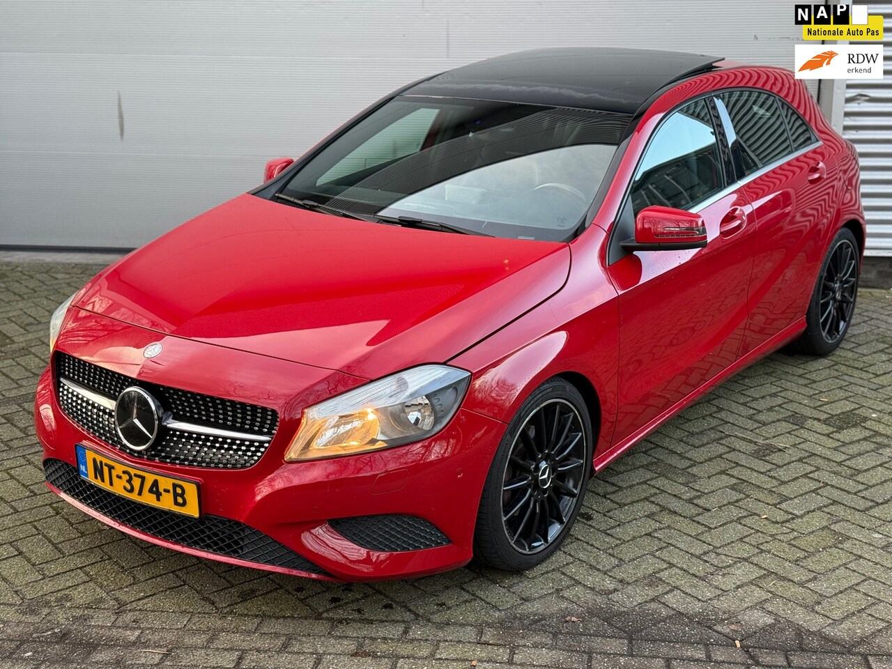 Mercedes-Benz A-klasse - 180 Ambition l Pano l Climate l Navi l Volledig onderhouden l - AutoWereld.nl