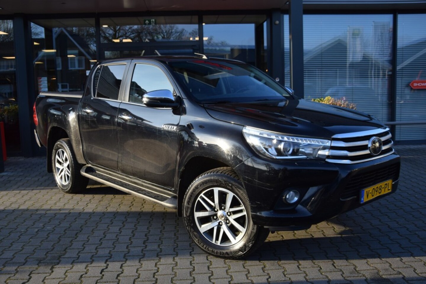 Toyota HiLux - 2.4 D-4D DUBBEL CABIN EXECUTIVE  2 SITZ  4WD VAN - AutoWereld.nl