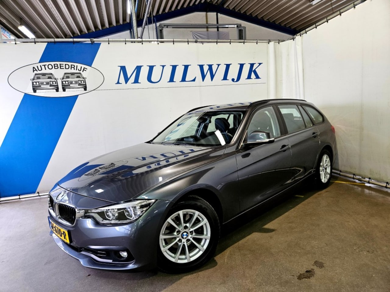 BMW 3-serie Touring - Touring 318i Executive / Navi / Full LED / NL Auto - AutoWereld.nl