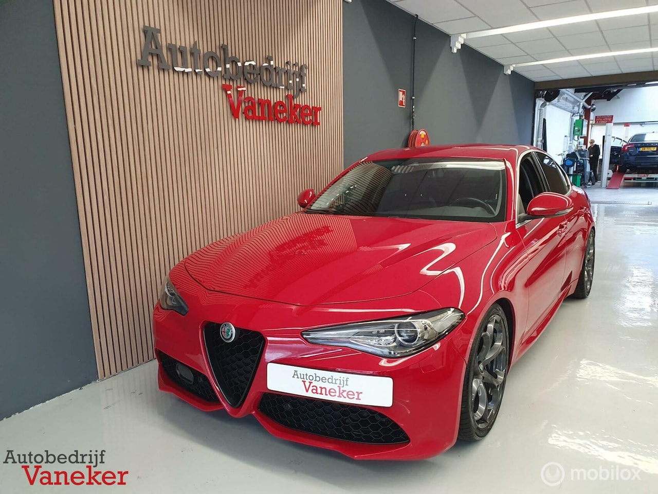 Alfa Romeo Giulia - 2.0T Q2 Veloce|LSD|Leder dash|Carplay|Trekhaak - AutoWereld.nl