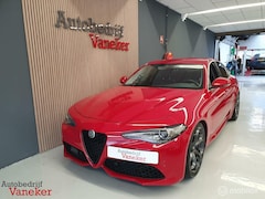 Alfa Romeo Giulia - 2.0T Q2 Veloce|LSD|Leder dash|Carplay|Trekhaak