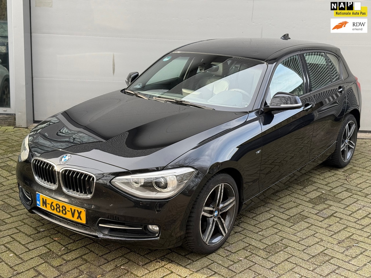 BMW 1-serie - 120d M Sport l Automaat l Volleder l Navi l Xenon l - AutoWereld.nl