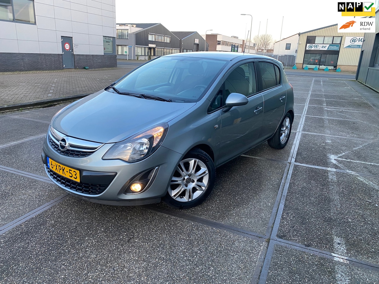 Opel Corsa - 1.4-16V BlitZ/ 5drs/nap/1e EIG/dealeronderhouden/1jaar apk/navi/airco,EL-ramen/cruise cont - AutoWereld.nl