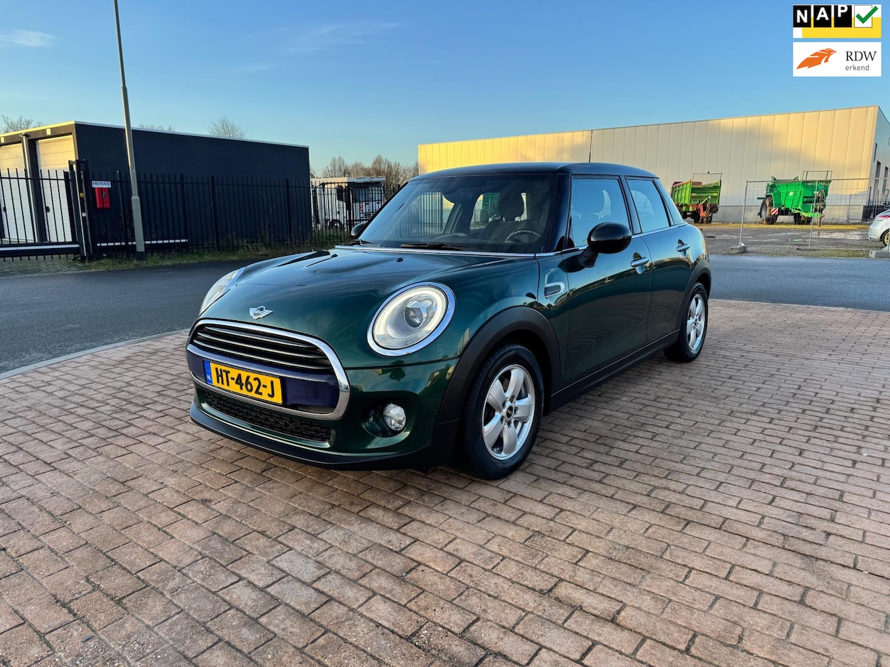 MINI Cooper - Mini 1.5 Pepper Business 5 deurs / cruise / clima - AutoWereld.nl