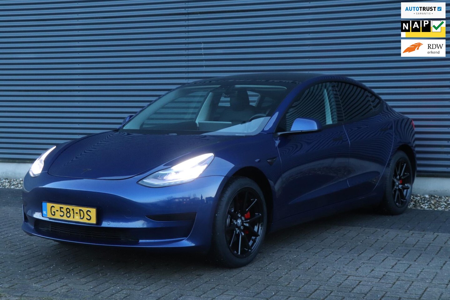 Tesla Model 3 - Standard RWD Plus 60 kWh | Autopilot | PANO | Trekhaak - INC.BTW - AutoWereld.nl