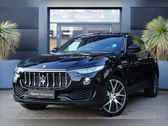 Maserati Levante - 3.0 V6 AWD GranLusso 350pk Panoramadak/Stoelverwarming/Camera