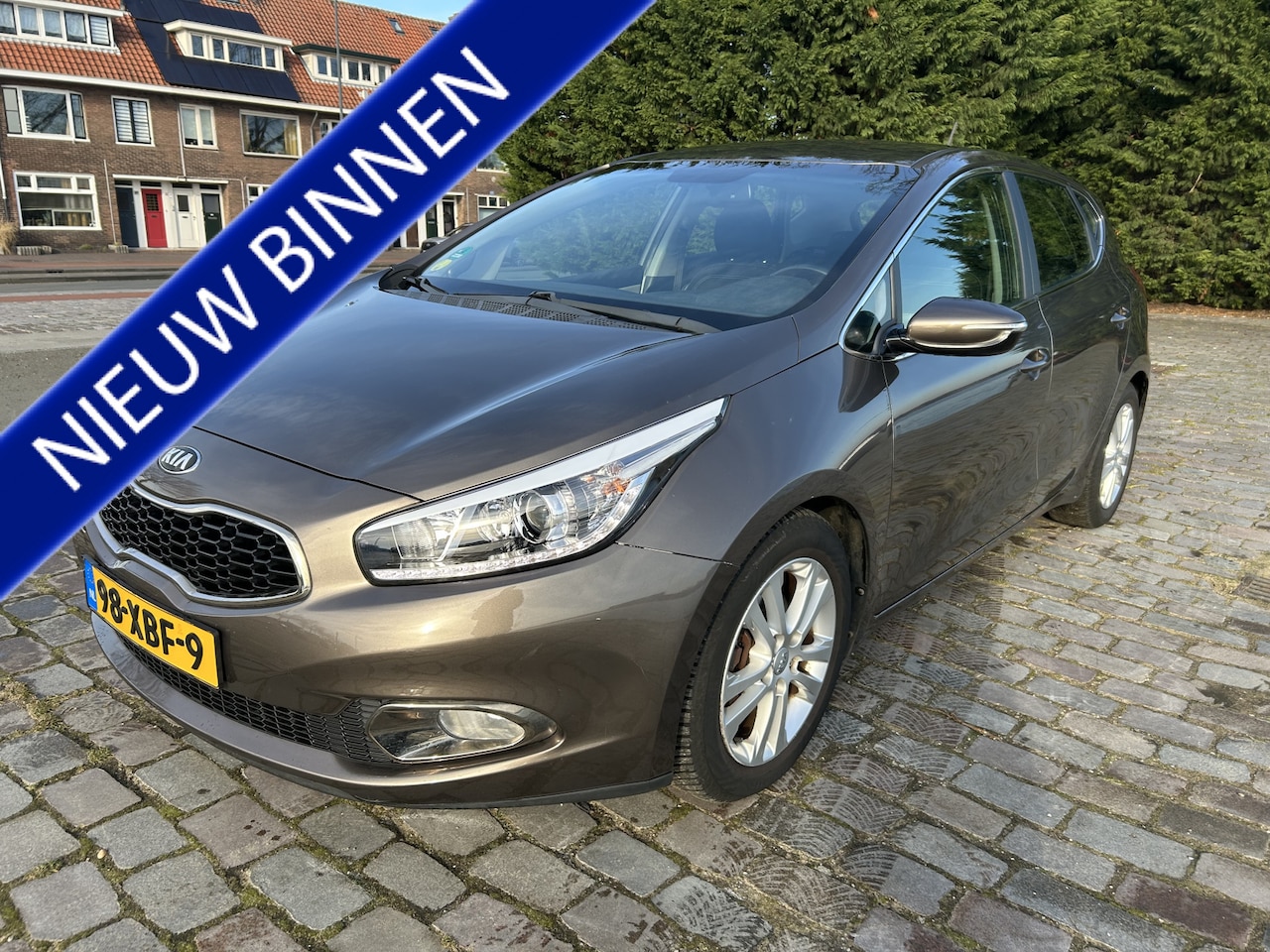 Kia Cee'd - 1.6 CRDi Comfort Pack navigatie/camera airco/ecc - AutoWereld.nl