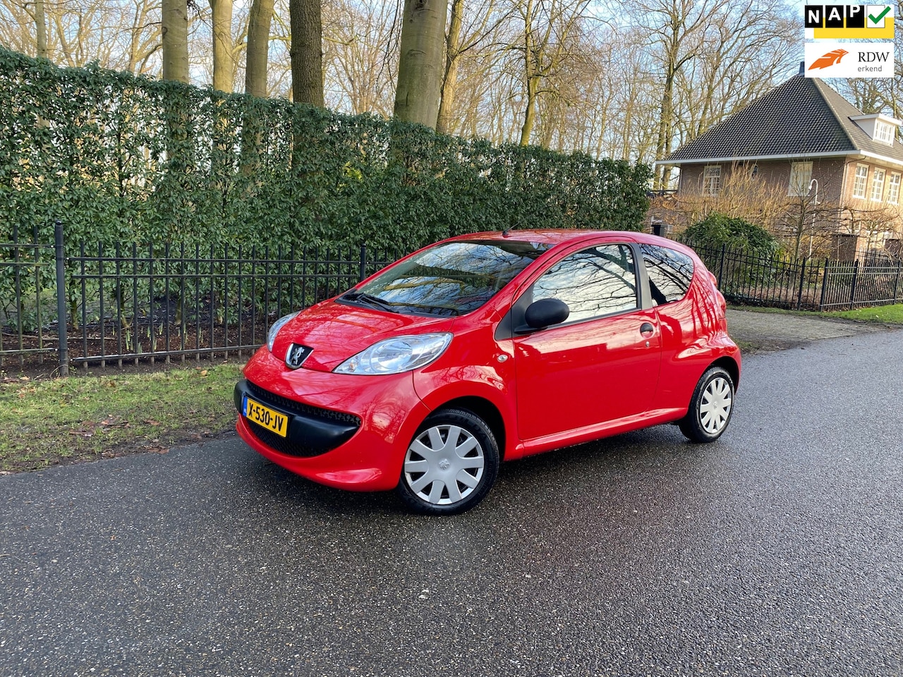 Peugeot 107 - 1.0-12V XR 1.0-12V XR NIEUWE APK!! - AutoWereld.nl