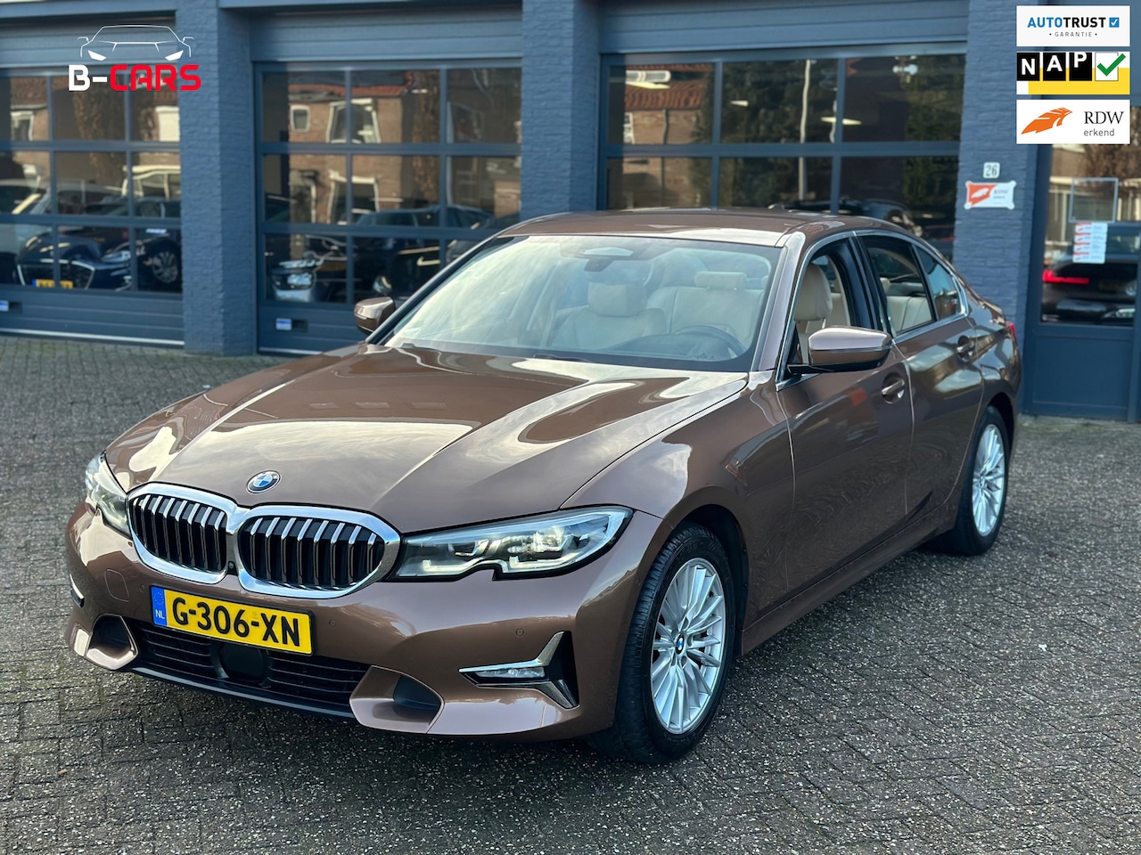 BMW 3-serie - 330i HighEx MPAKKET|HEADUP|360*|STOELVW|NAP|LEER| - AutoWereld.nl