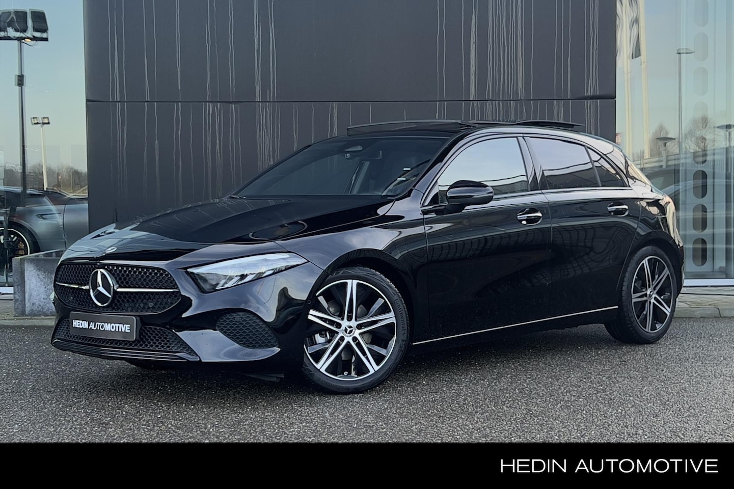 Mercedes-Benz A-klasse - A 180 Automaat Star Edition Luxury Line | Nightpakket | Panoramadak - AutoWereld.nl