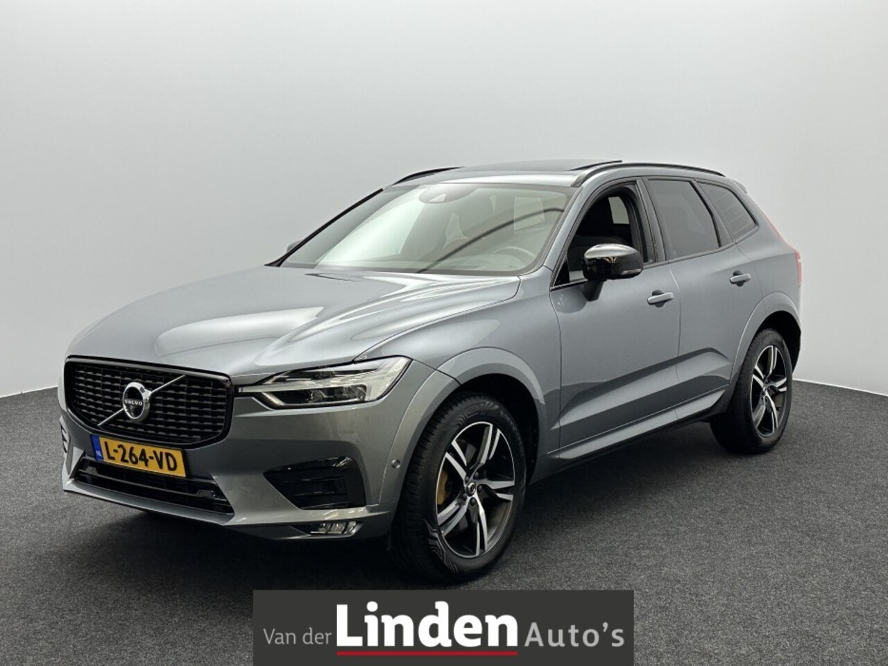 Volvo XC60 - 2.0 B5 R-Design | Panodak | Afn. Trekhaak | LED | Harman Kardon Prem. Audio | Stoelverwarm - AutoWereld.nl