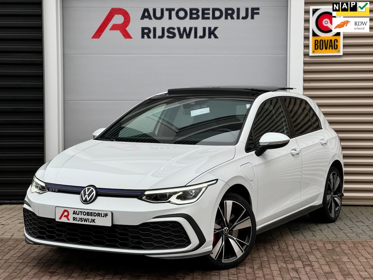 Volkswagen Golf - 1.4 eHybrid GTE Pano/LaneAssist/Sfeer - AutoWereld.nl