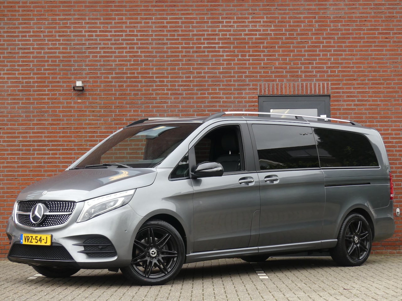 Mercedes-Benz V-klasse - 300d Extra Lang Dubbel Cabine AMG Pakket Luchtvering/Trekhaak - AutoWereld.nl