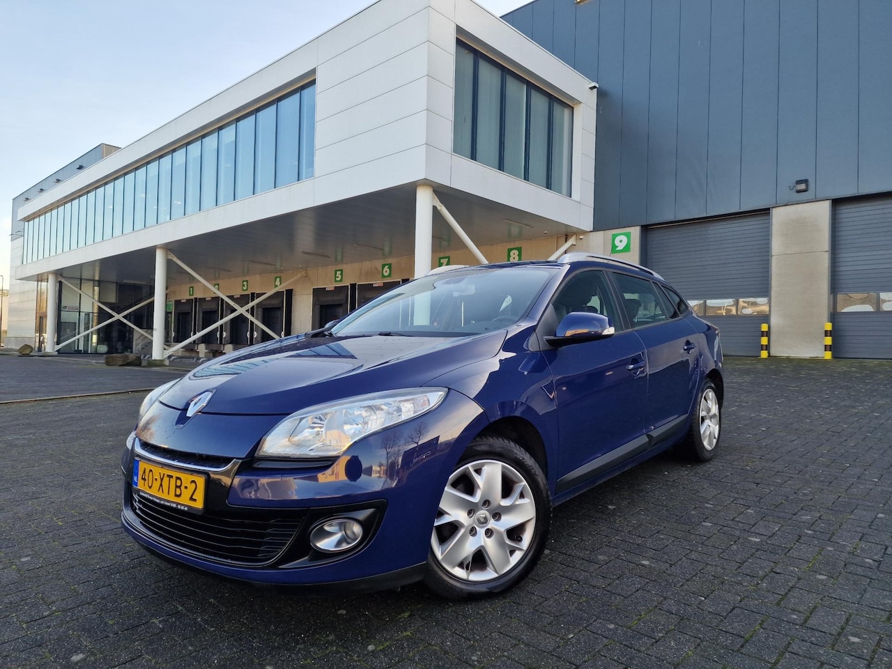 Renault Mégane Estate - 1.5 dCi Expression NAVI PSENSOR CRUISE 2 X SLEUTELS - AutoWereld.nl