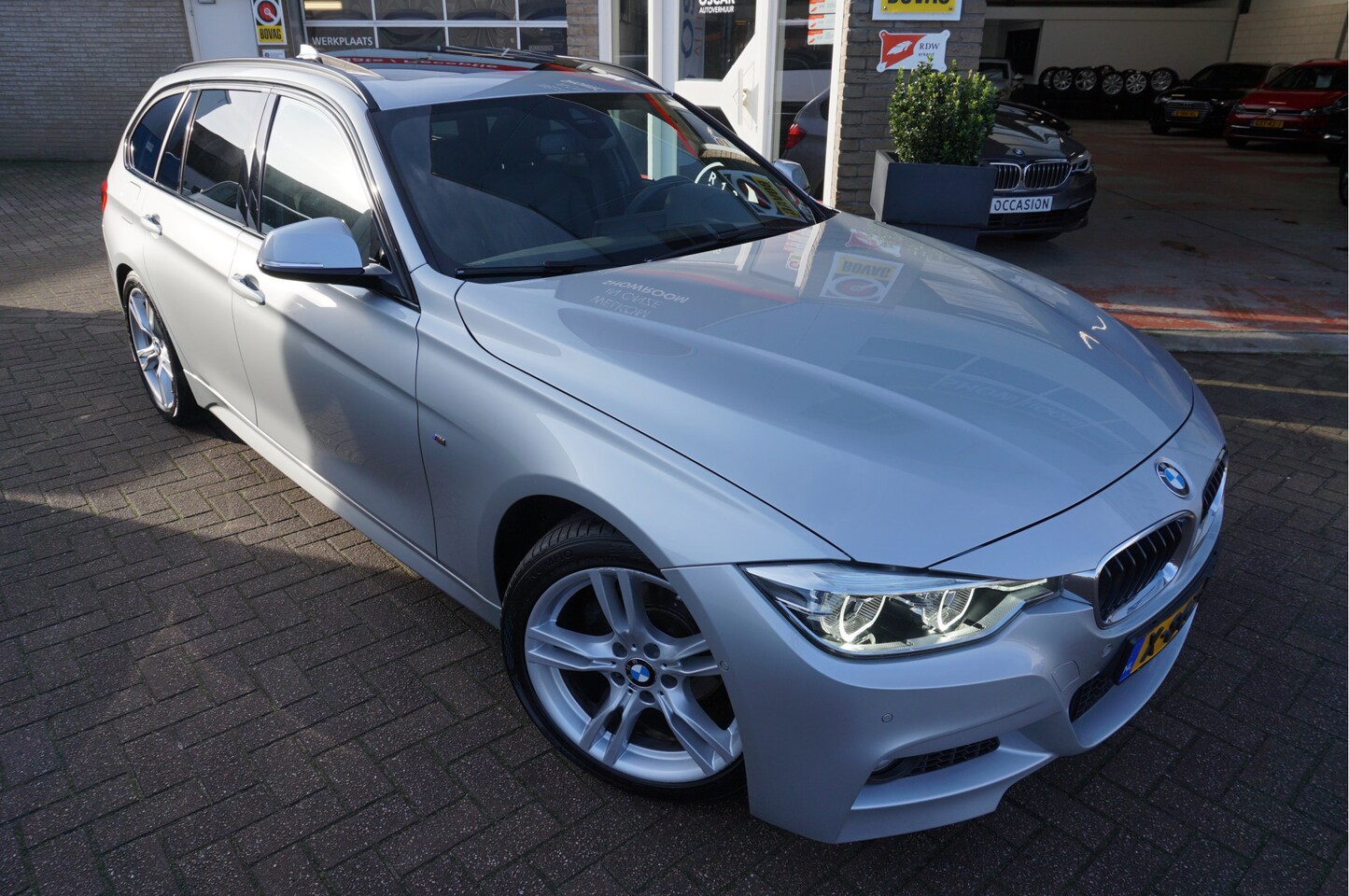 BMW 3-serie Touring - 318I M Sport Edition Automaat - AutoWereld.nl