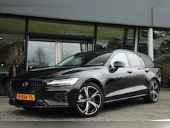 Volvo V60 - T6 AWD Plus Dark | Adaptive Cruise | Zwarte Logo's | Elek. stoelen i.c.m. geheugen | Camer