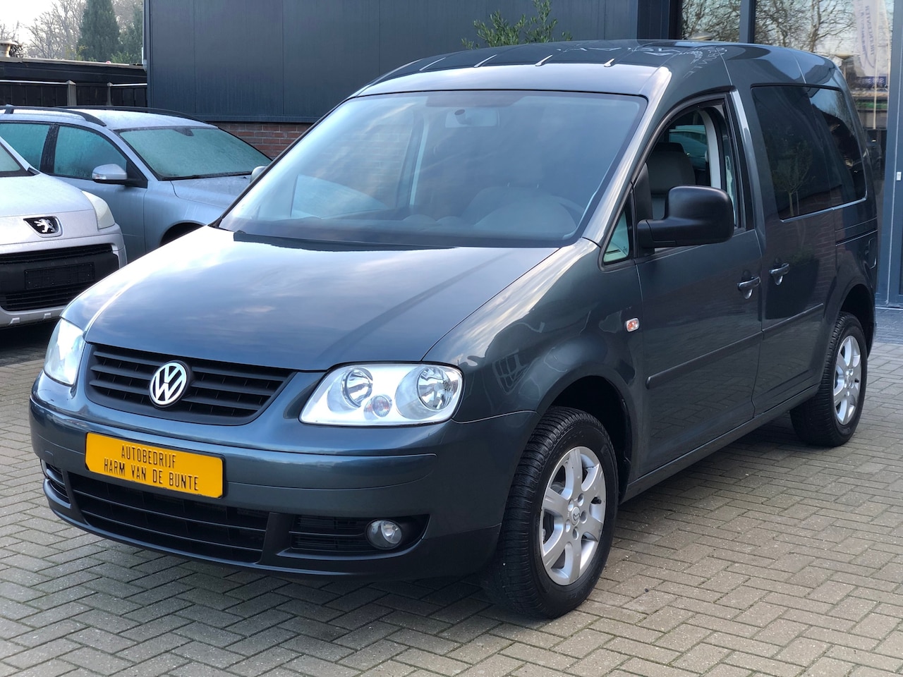 Volkswagen Caddy - Combi 1.4 life Trendline NIEUWSTAAT CLIMA TREKHAAK LM VELGEN ELEKTR PAKKET - AutoWereld.nl