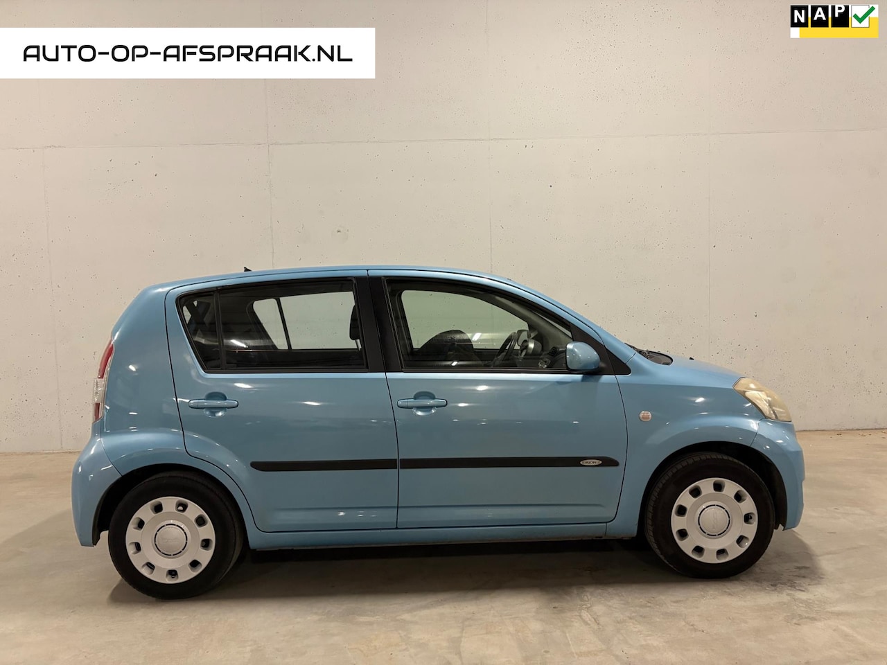 Daihatsu Sirion 2 - 1.0-12V Premium 5drs. APK NAP - AutoWereld.nl