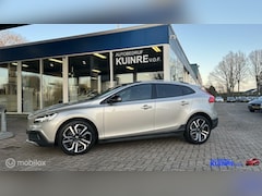 Volvo V40 Cross Country - 1.5 T3 Summum