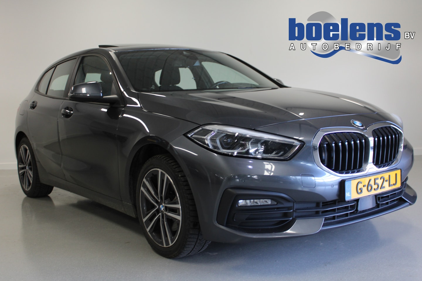 BMW 1-serie - 116d Executive Edition | PANO-DAK | NAVI | AFN-HAAK | CLIMA | STOEL-VERW | CRUISE | PDC-V/ - AutoWereld.nl