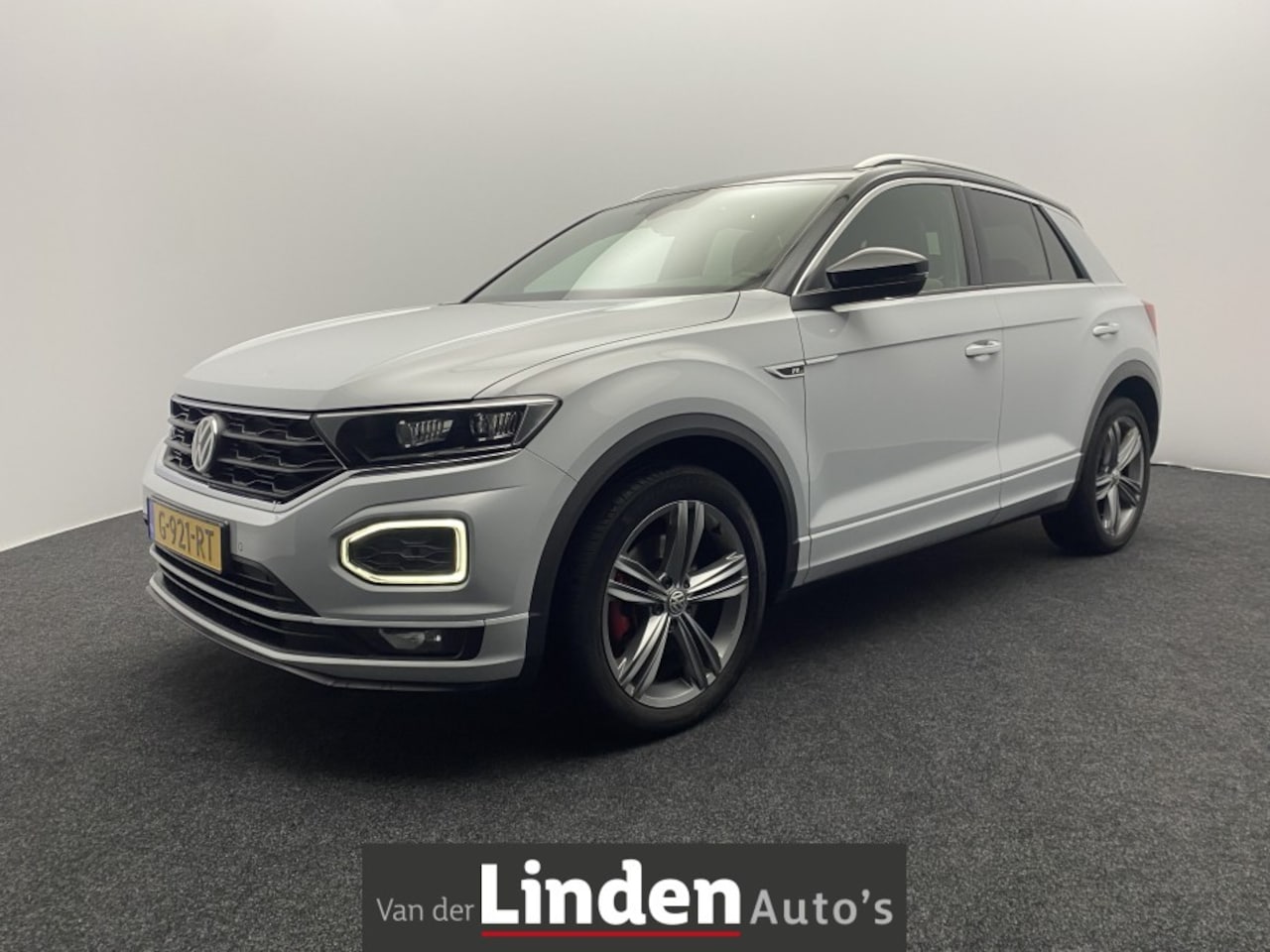 Volkswagen T-Roc - 1.5 TSI Sport Business R | Panoramadak | Achteruitrijcamera | Navigatie - AutoWereld.nl