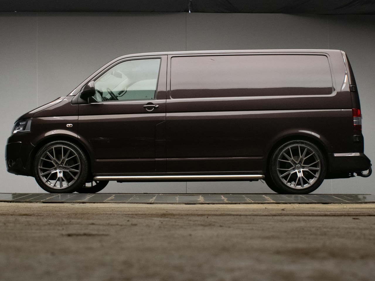 Volkswagen Transporter - 2.0 TDI L1H1 DC Comfortline (CUSTOM,NAVI,LED,XENON,LEDER,TREKHAAK,AIRCO,CRUISE,NIEUWSTAAT) - AutoWereld.nl