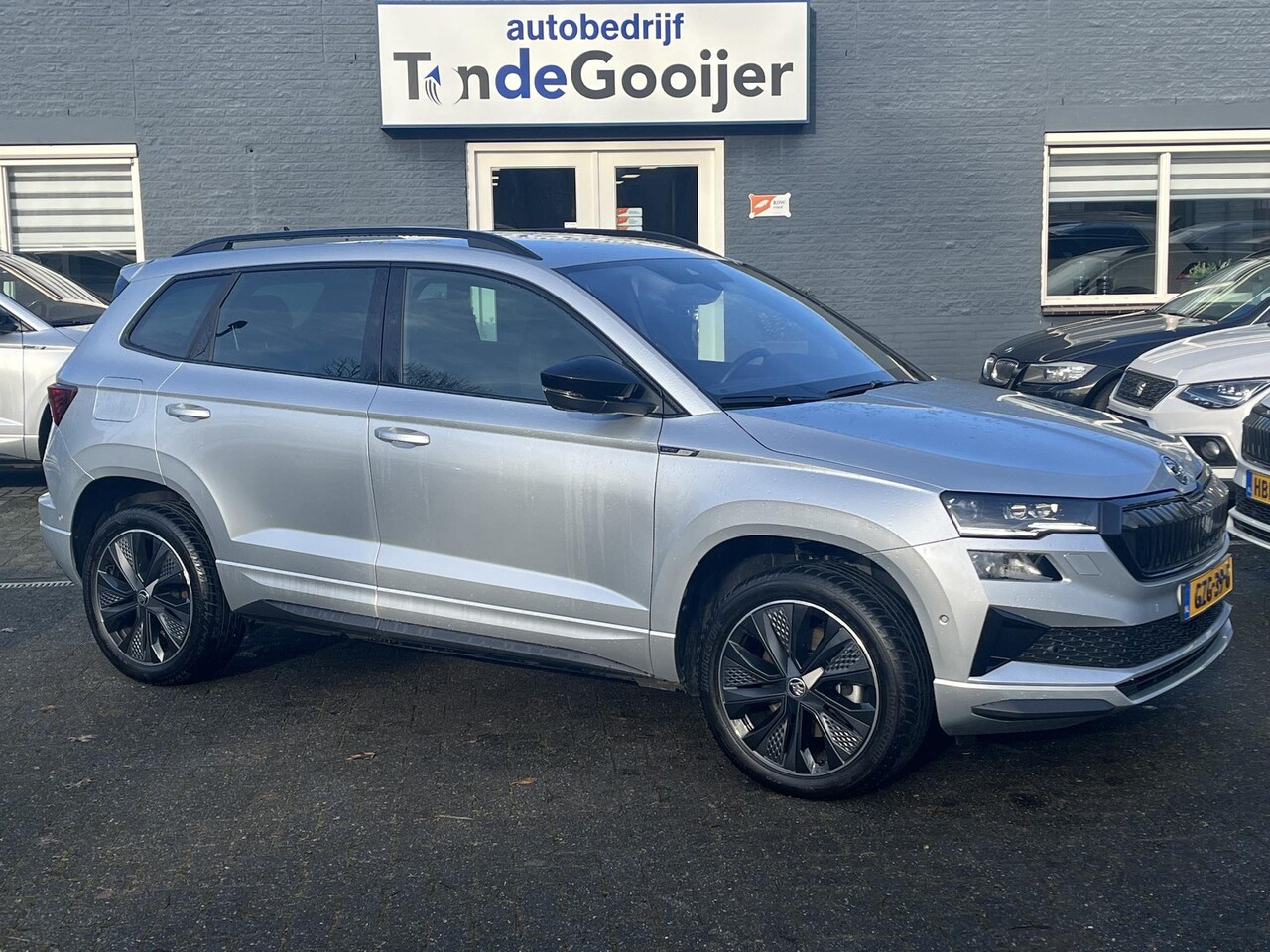 Skoda Karoq - 1.5 TSi ACT DSG Sportline Business | 5 JAAR FABRIEKSGARANTIE! | - AutoWereld.nl